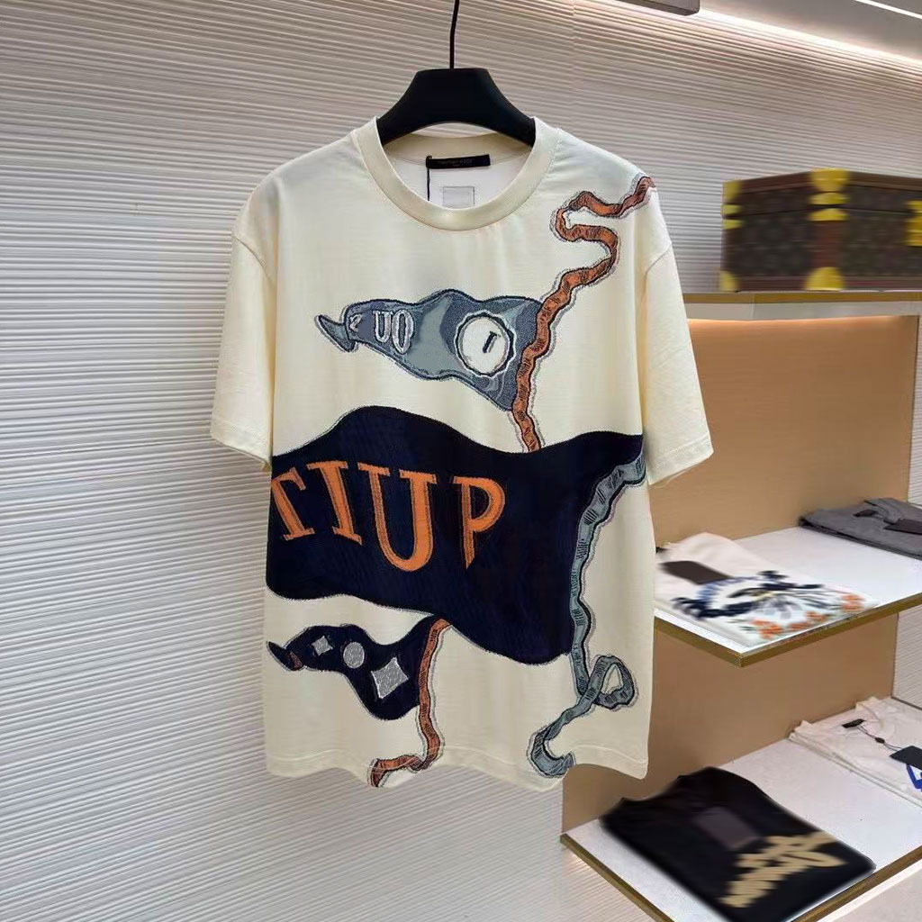 Men T-Shirt Mens Shirts Designer Highquality Tshirt Man Tees Womens T Embroidery Letters Graffiti Short Sleeved Shirt Fashionable Daily Wear Europea