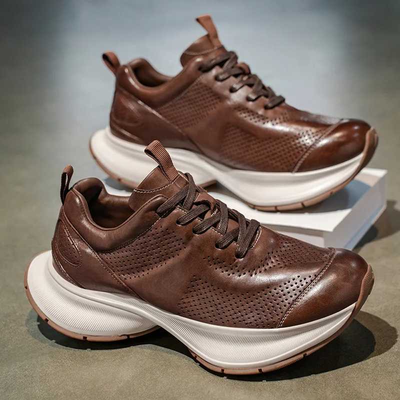Casual Shoes 2024 New Versatile Men's Casual Board Shoes with Thick Soles Durable Lightweight Comfortable Personalized Lace Up Sneakers H261016