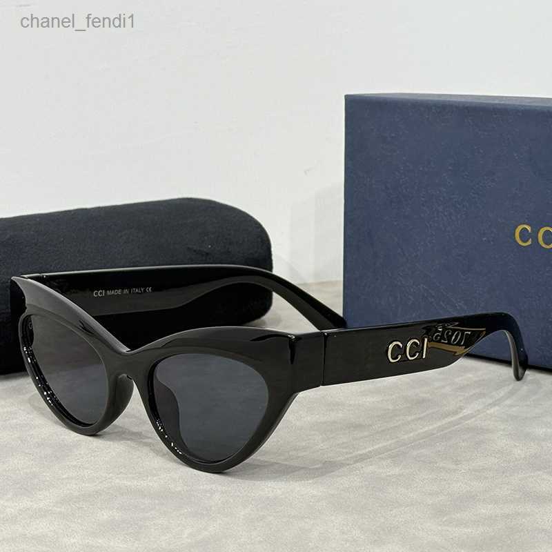 Luxury Designer Sunglasses for women cat eyes hottie frame Frame Driving Beach Outdoor Shades Mix Color Optional signature