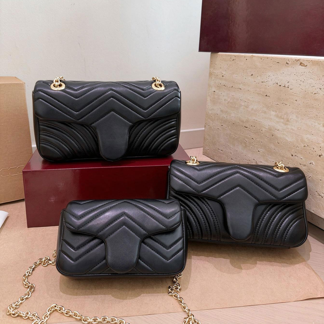 Women Chain Shoulder Bag High Quality Genuine Leather Luxury V-shaped Quilted Flap Crossbody Bag Classic Gold Hardware Ladies Evening Handbag
