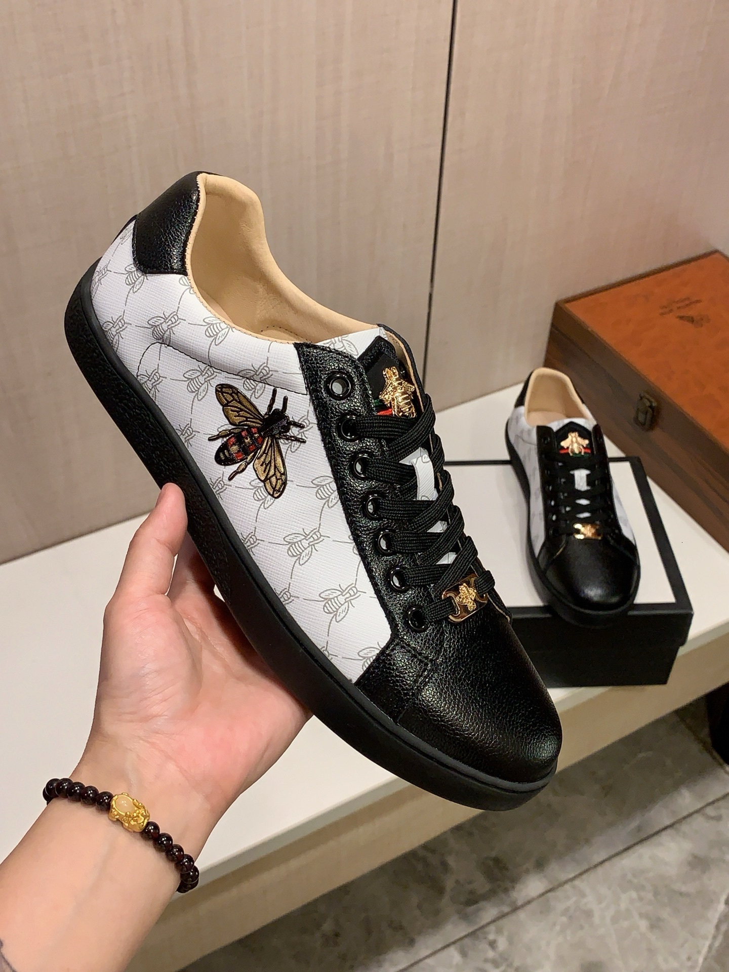 Men's Handmade Leather Sneakers Luxury Casual Comfortable Breathable All-Season Running Sports Shoes Fashionable