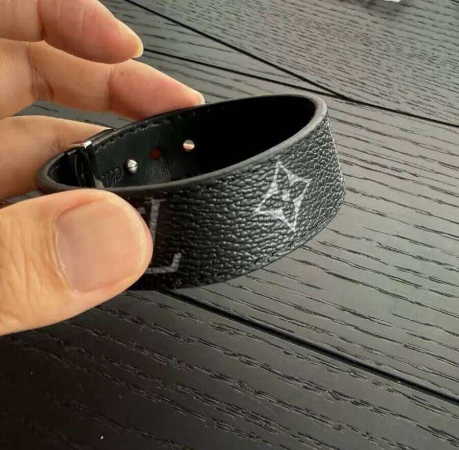 Luxury Men Leather Black With Womens Birthday Gifts Bangle cologne Upscale Jewelry Christmas Fashion Style Gift Bracelet Charm Bracelets Designer pe