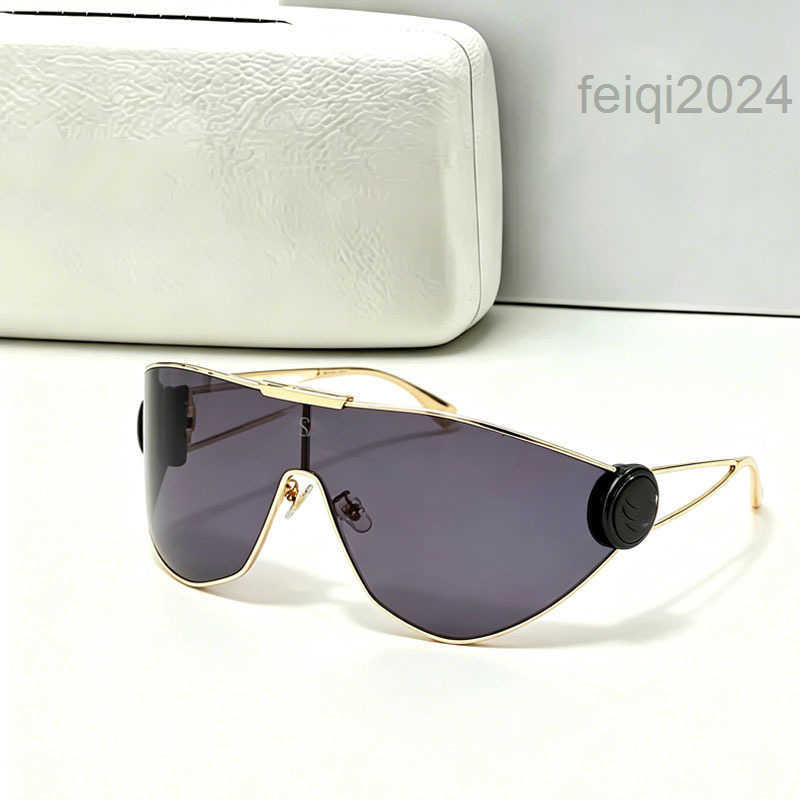 Luxury Metal Frame Oversized One Piece Lens UV400 Protection Windproof Driving Beach Travel Daily Fashion Designer Eyewear For Men Women Outdoor Spo
