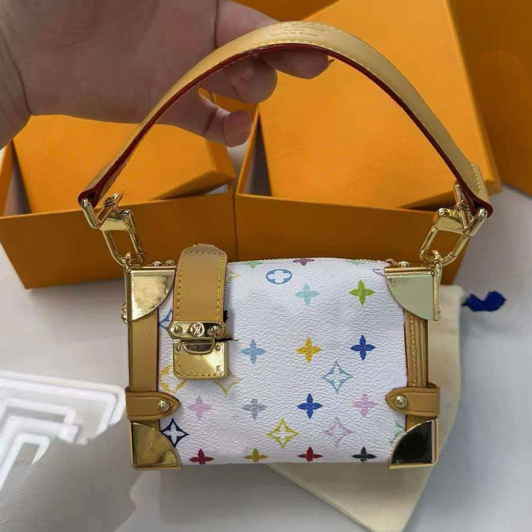 Designer Women's Retro Mini Luggage Crossbody Bag Metal Corner Hard Box Shoulder Bag Retro Printed Wristband Coin Wallet Portable Zipper Cosmet