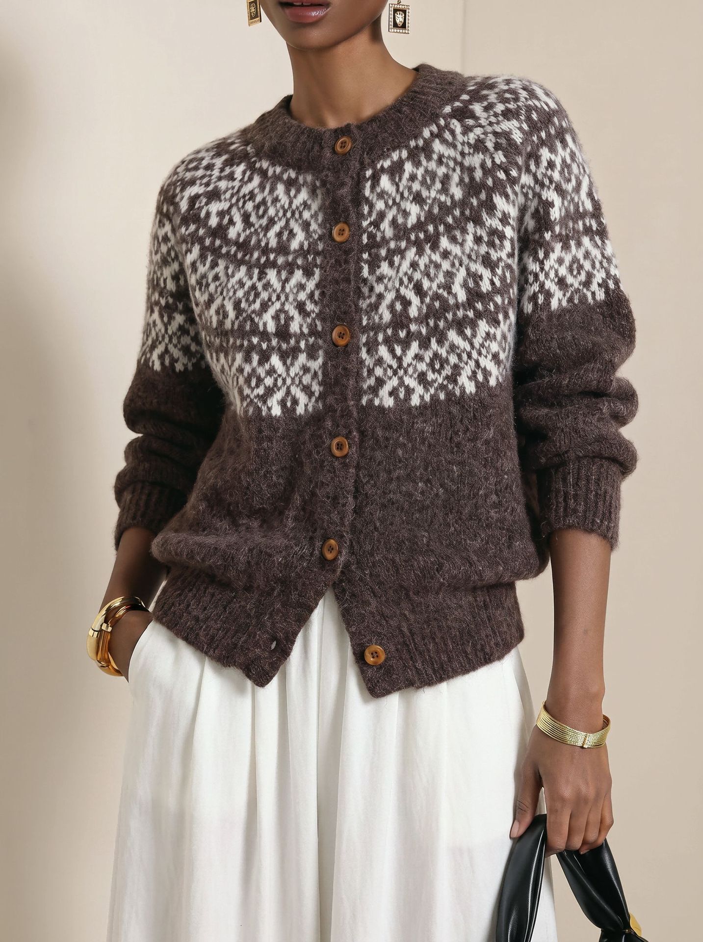 2026 New Designer European And American Style Fashion Brand Women's Knitted Cardigan Autumn New Retro Round Neck Loose Sweater Jacket