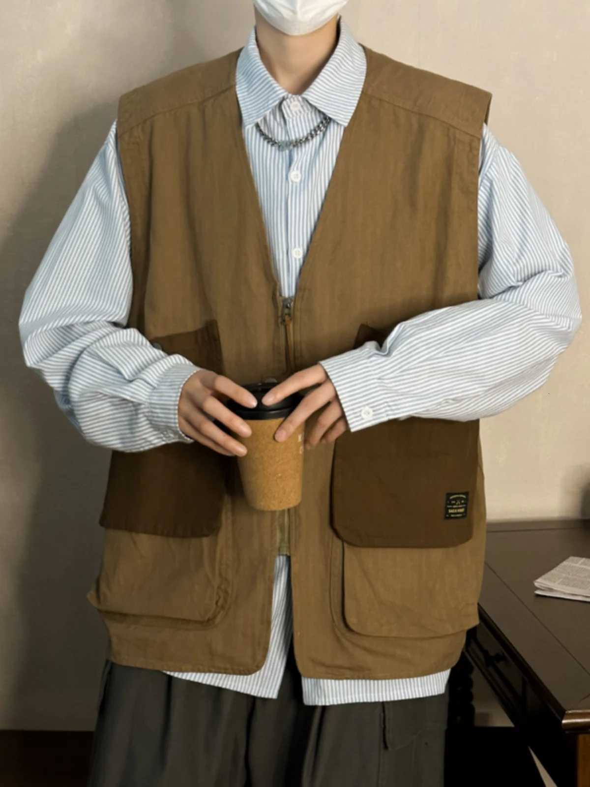 Men's Men's Vests Loose Fit Vest Spring Season Vintage Large Pocket Casual Sleeveless V-Neck Workwear Jacket Hong Kong StyleW261017
