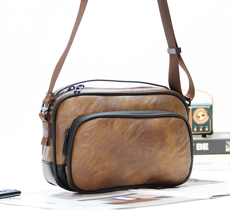 Luxurys Women Men Evening Bags Designers leather retro business men's crossbody briefcase with 12-inch iPad compartment, multi-functional trave