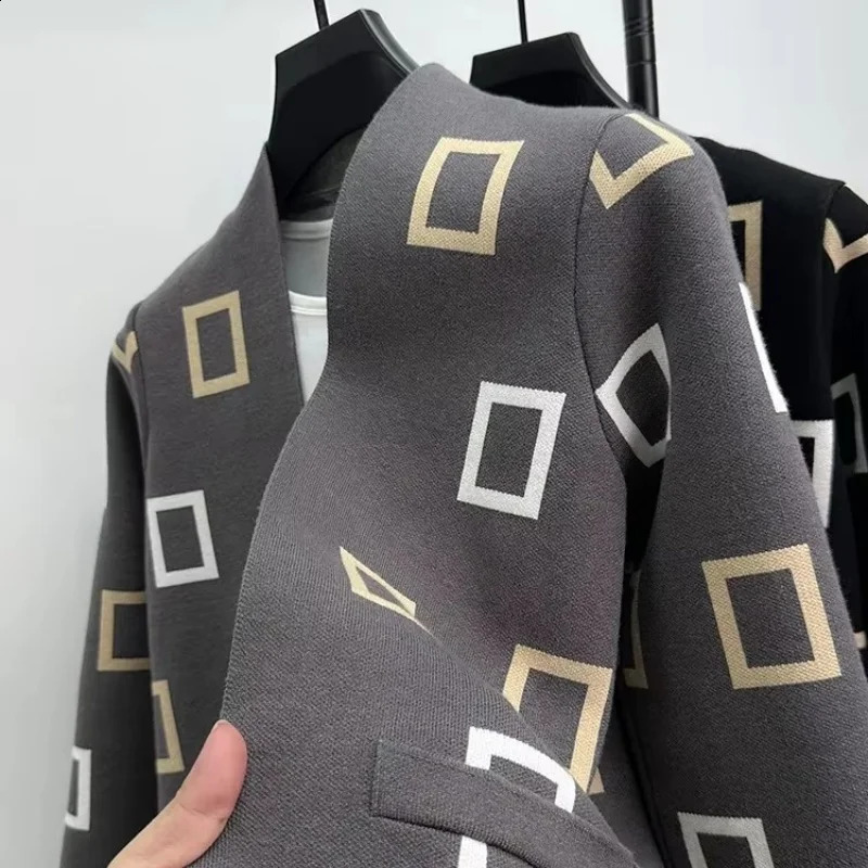 Men's y Exquisite Jacquard Sweater Solid Color Lapel Long Sleeved ONeck Knit Cardigan Trend Wear 261012
