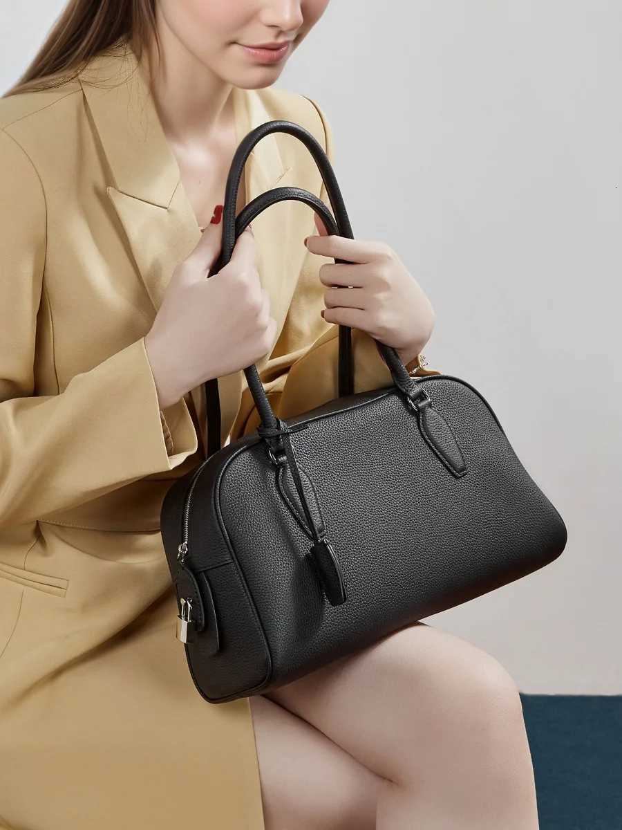 Evening Bags Women's Designer Handbags Genuine Leather Ladies Underarm Shoulder Bag New Fashion 2026 Cowhide Large Capacity Tote Bag H261016