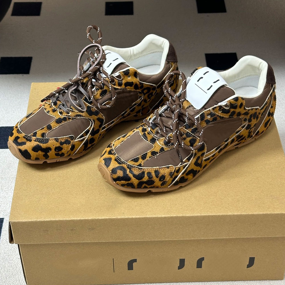 Womens Luxury Designer Sneaker New 530 SL Sneakers In Printed Leather And Technical Fabric 5E165E Fashion Brand Running Shoes Lace Up Sneaker Rubber