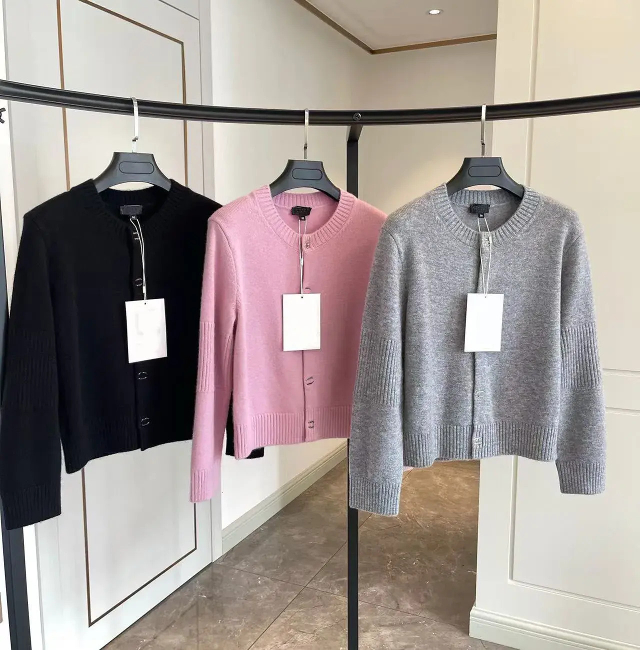 Women Sweater Designer pullover New Style Knitted Cardigan Letter Button Decoration Spring And Summer High Quality Women's Top Asian Size S XL