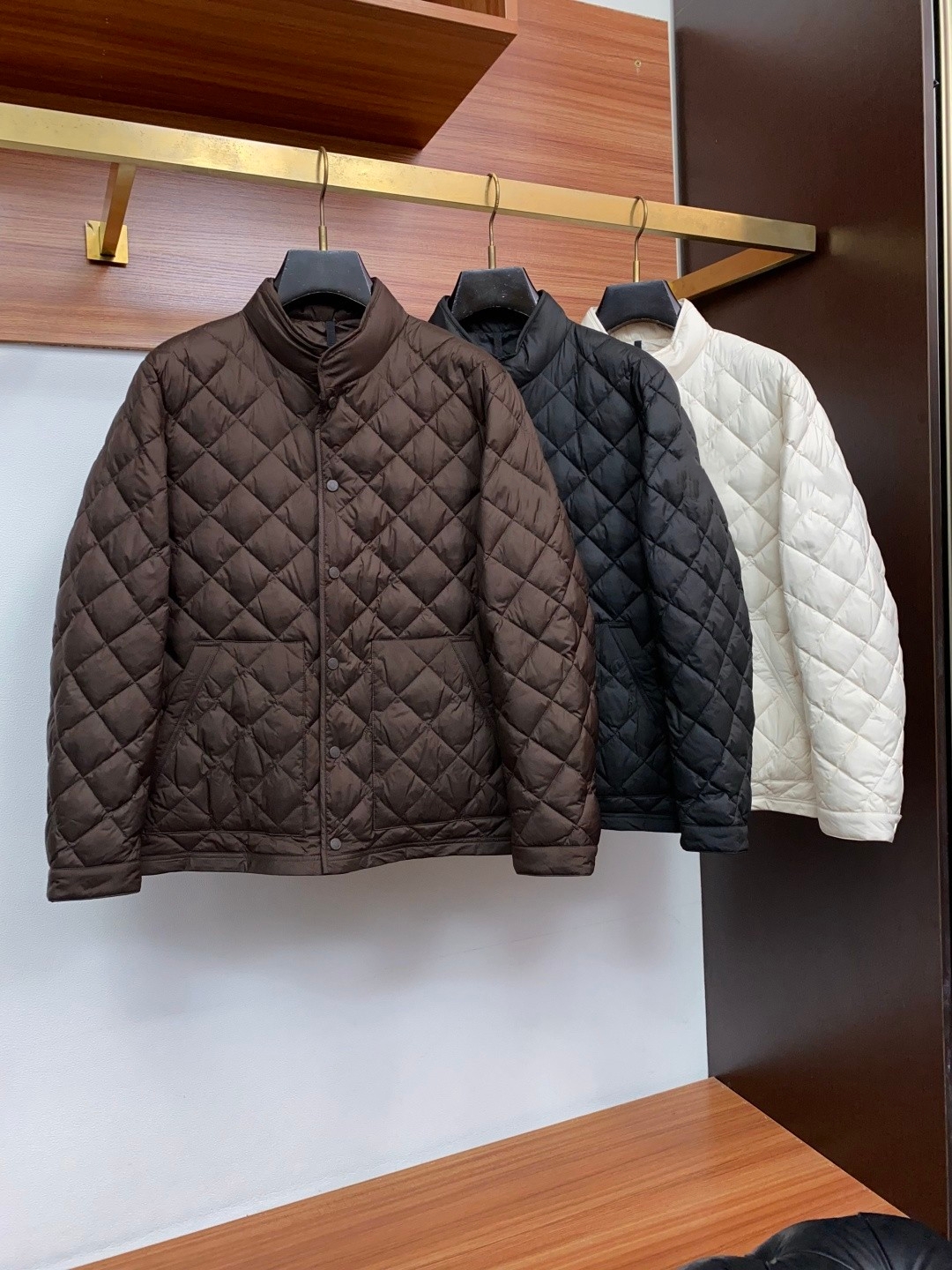 2026 Designer Men's Winter Warm Down Jacket with Diamond Patterned Interlocking Down Coat - Daily Outfit Jacket for Outdoor Use