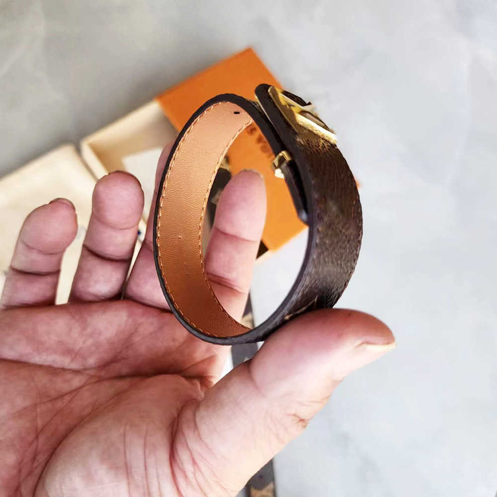 Charm Bracelets Luxury Designer Mens and womens genuine leather bracelets punk hip-hop mens jewelry titanium steel bracelets gift box packaging 9I8H