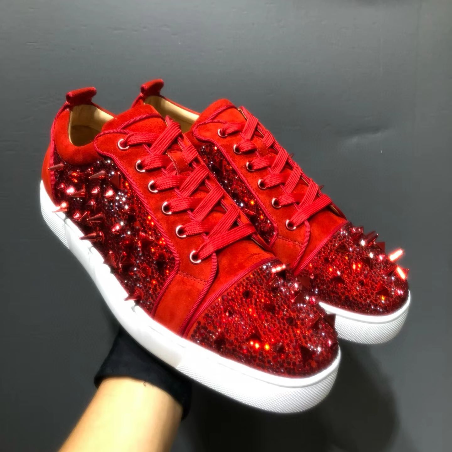 Luxury Men Low Top Sneakers Diamonds Real Leather Rivet Red Bottom Flats Casual Shoes Loafers Women Crystal Spikes