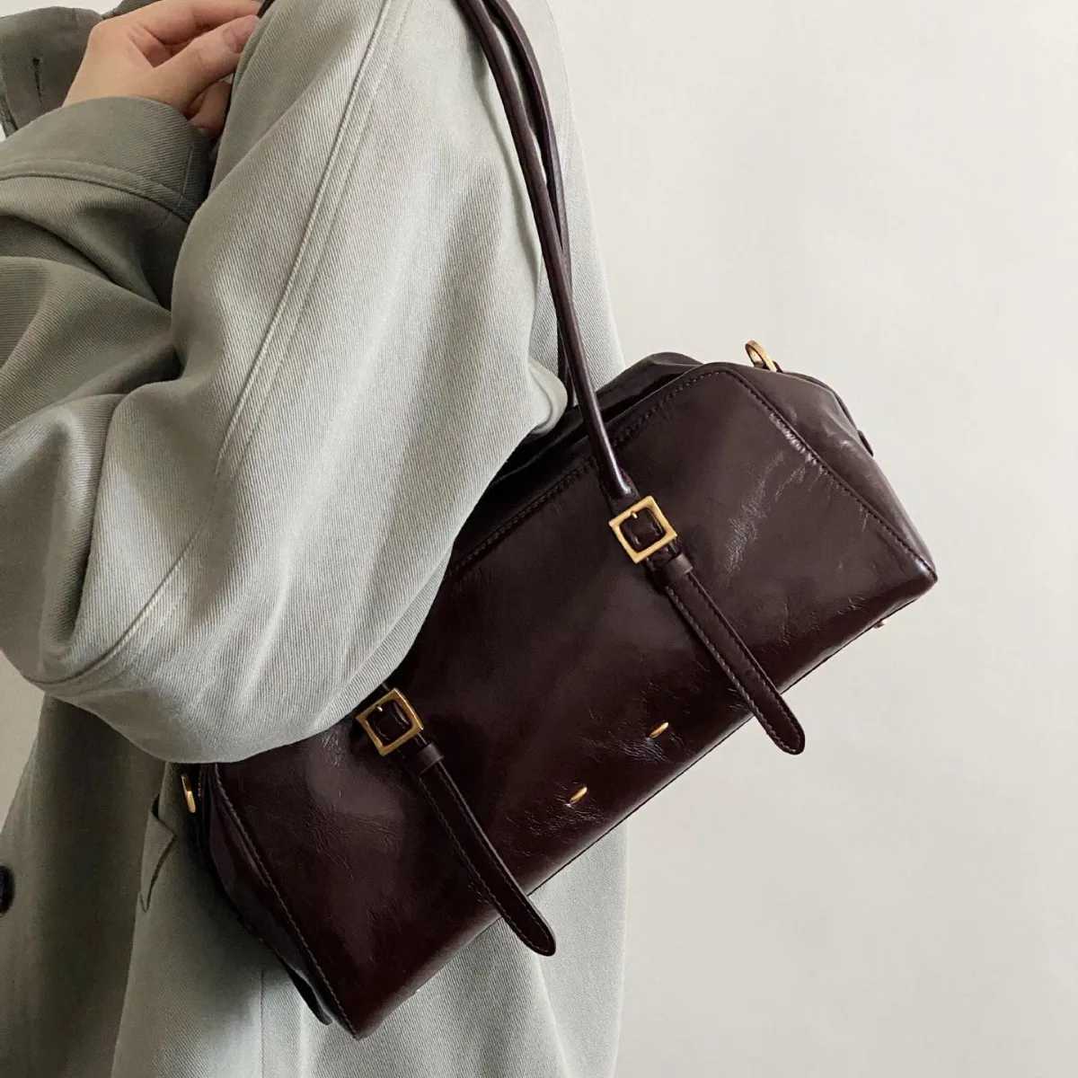 Evening Bags Vintage Large Capacity Women's Suede Leather Shoulder Crossbody Bag Versatile Commuter Boston Bag Underarm Style Women Bags 2026 H