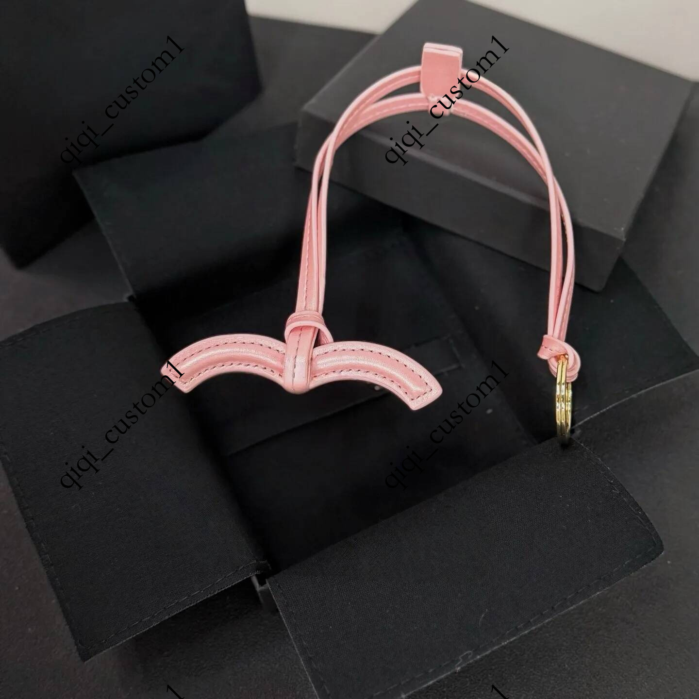 Keychains Spring Summer Designer Double CC genuine leather Lanyards Mini Charm Woman Key Chain Bag Handle Luxury