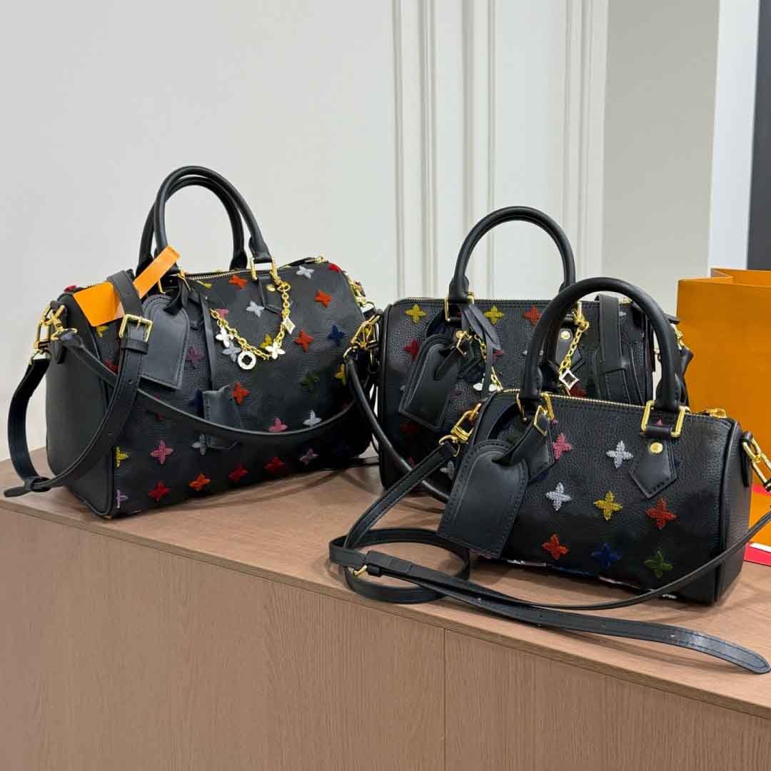 2026 Womens Luxury Designers New Soft Pillow Bag Fashion Handbag Shoulder Bag Crossbody Bag Daily Date Commute Bag Evening Bag Solid Color Cosmetic
