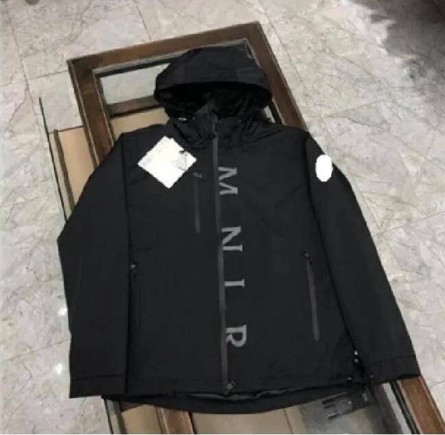 Mens Jacket Men Windbreaker Jacket Man Hooded Varsity Jacket Mens Women Designer Waterproof Spring Autumn Hooded Sports Wind breaker Sportswear Coat