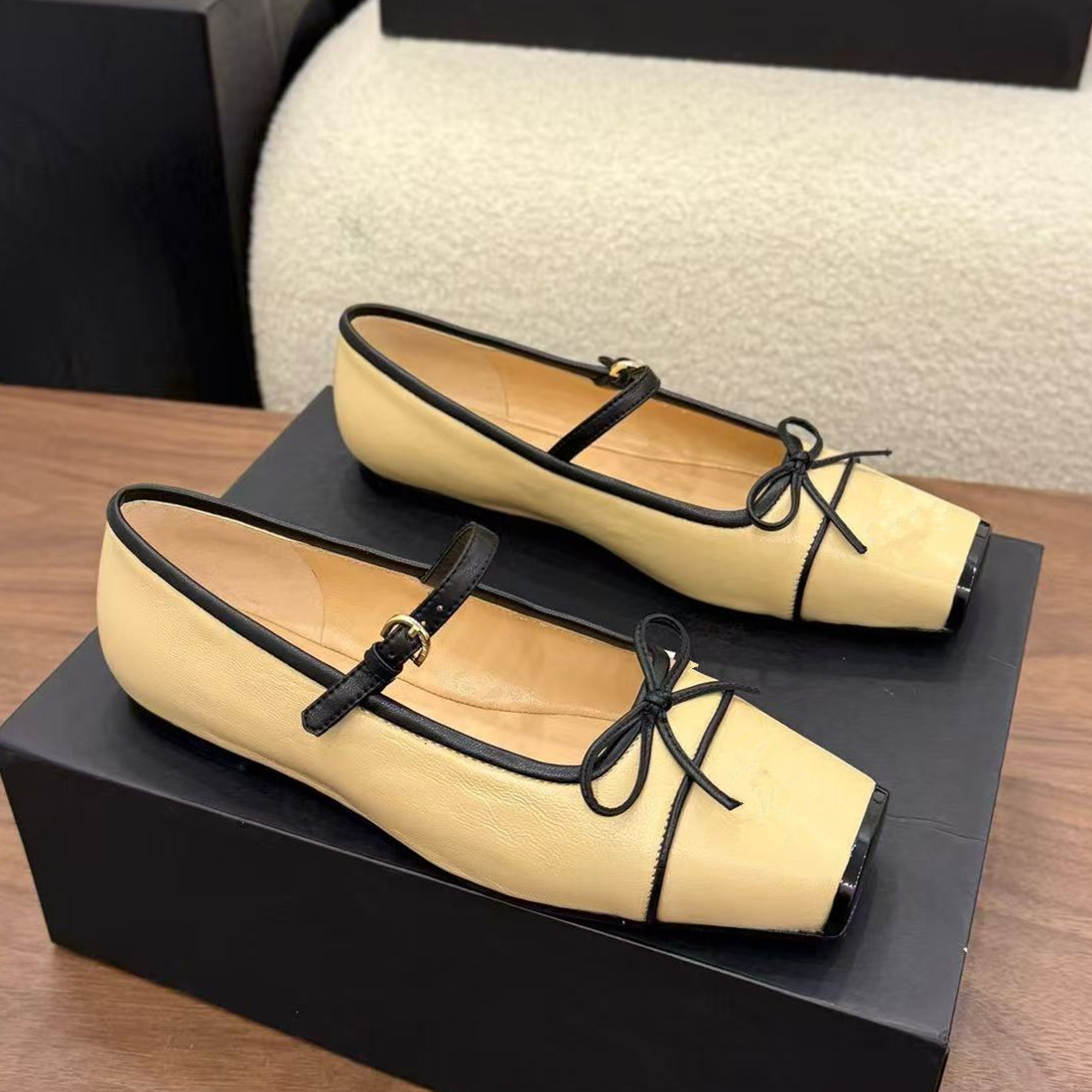 2026 new French round toe ballet shoes, genuine leather flat bottomed Mary Jane shallow mouth small single shoes, leather shoes