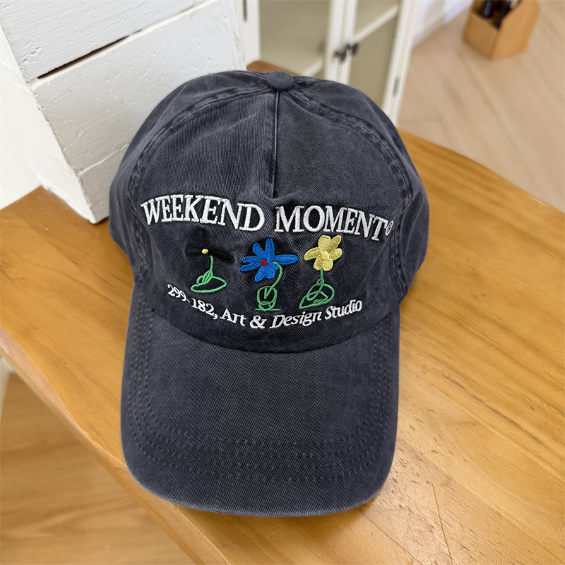 2026 new Koreanstyle retro floral embroidered baseball women's spring/autumn softtop casual versatile cap suitable for couples
