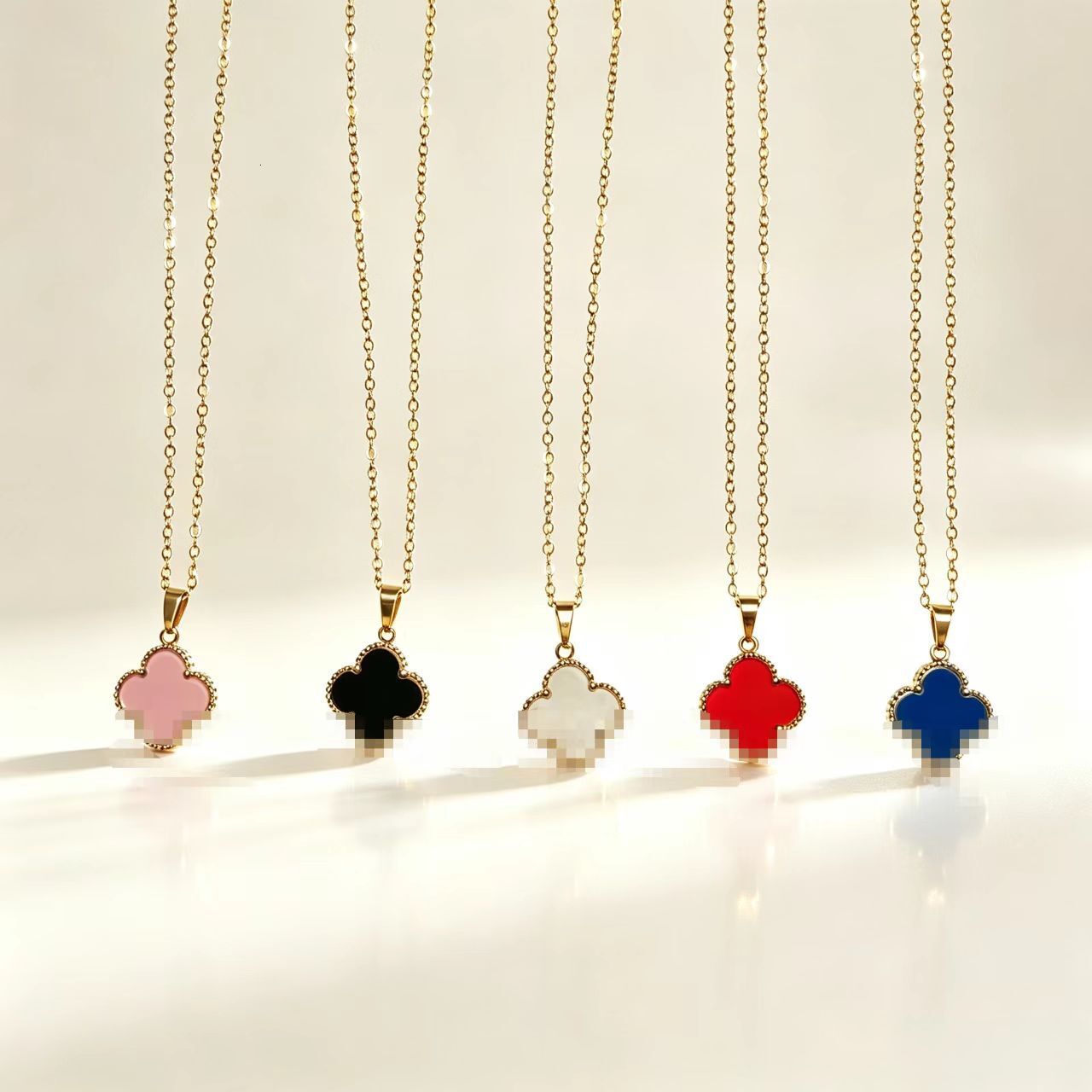 V brand necklace High-quality V-shaped 15mm titanium steel four-leaf clover necklace for women, featuring delicate, multi-colored shell pendant