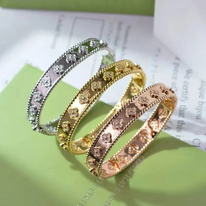 Bangle Classic Clover Bracelet Luxury Women's Designer Jewelry Wide Edition Diamond Set Kaleidoscope 18k Gold Bracelet