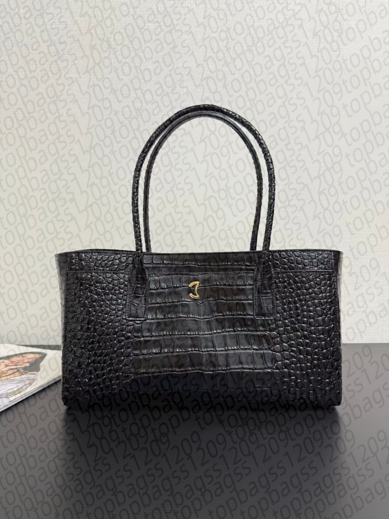 2026 new model designer bag High-quality fashionable luxury handbags Large capacity crocodile pattern underarm bag Supports real photos