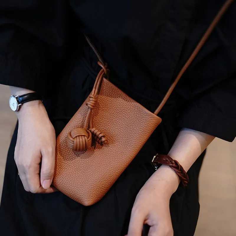 Shoulder Bags Simple soft leather bag women's bag high value simple messenger bag work commuter mobile phone bag H261016