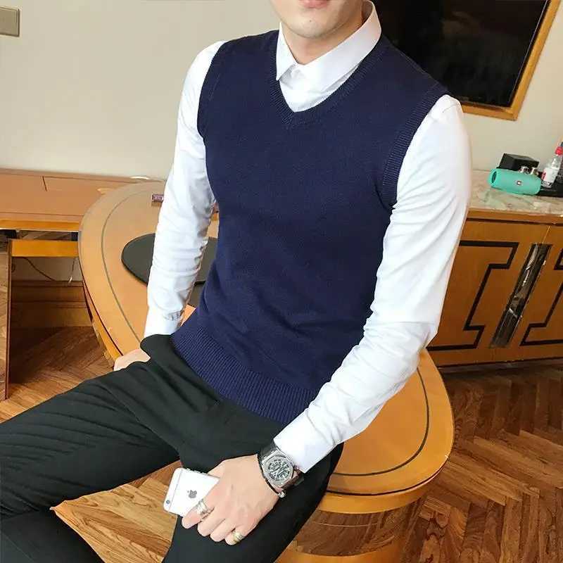 V-neck Men Men's Sweater Vests Vest Business Casual Knitted Soft Sleeveless Waistcoat Slim Fit warm Thick Layered Base Pullover Autumn VestsW26