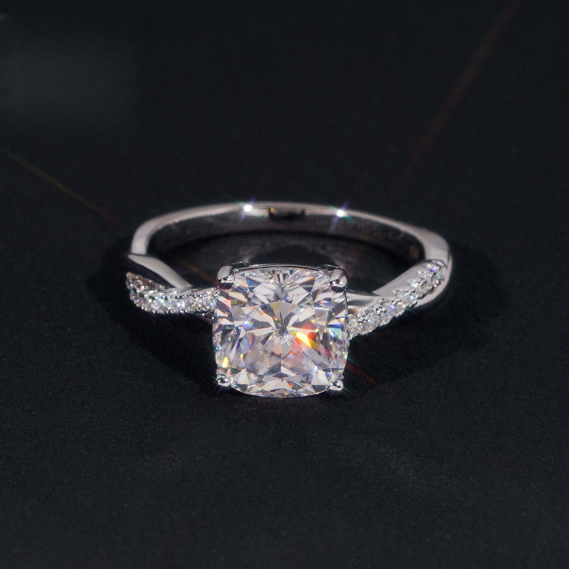 Factory direct supply of pillow-shaped 3-ct moissanite ring, S925 silver twisted band for women, engagement diamond ring