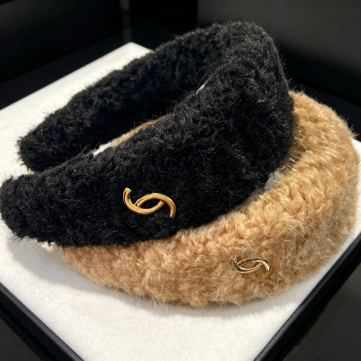 26 New Plush Wide Headband, Available In Two Colors, Offering Luxurious Fashionable Look, With A Classic Design Suitable For Everyday Wear Commuting