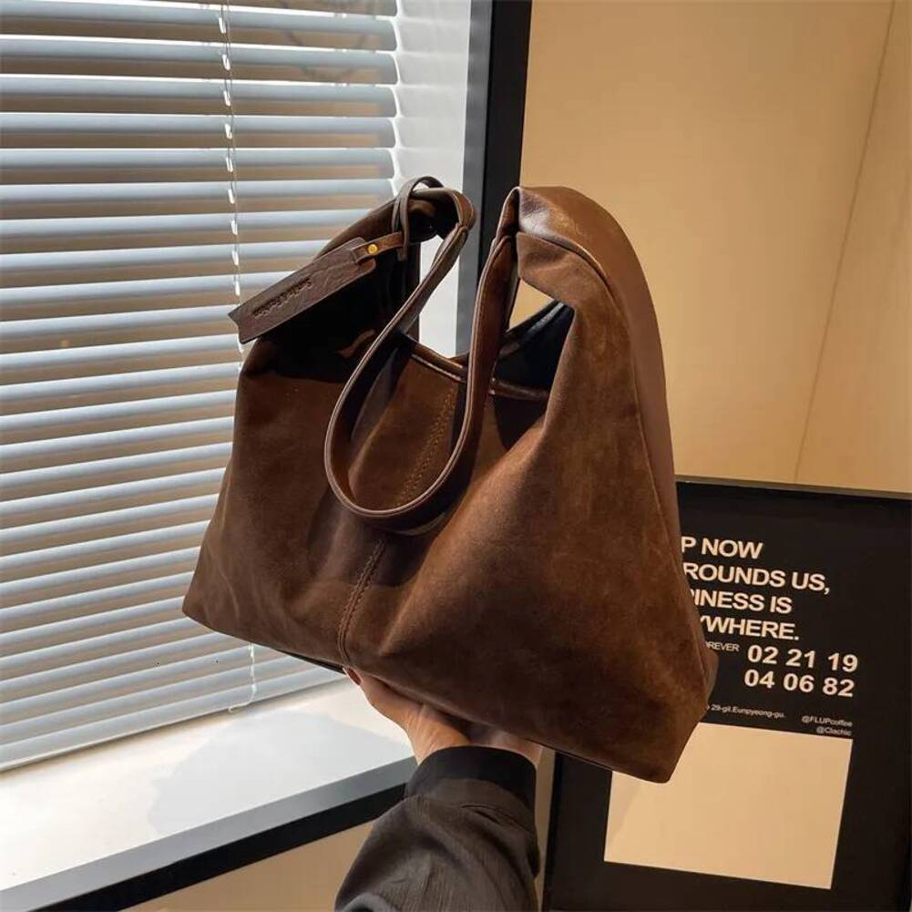 Bag Designer New Suede accessories Single Shoulder Tote Fashionable Simple Lazy Style Large Capacity Women's Handbag Bucket Mommy Bag Luggage T