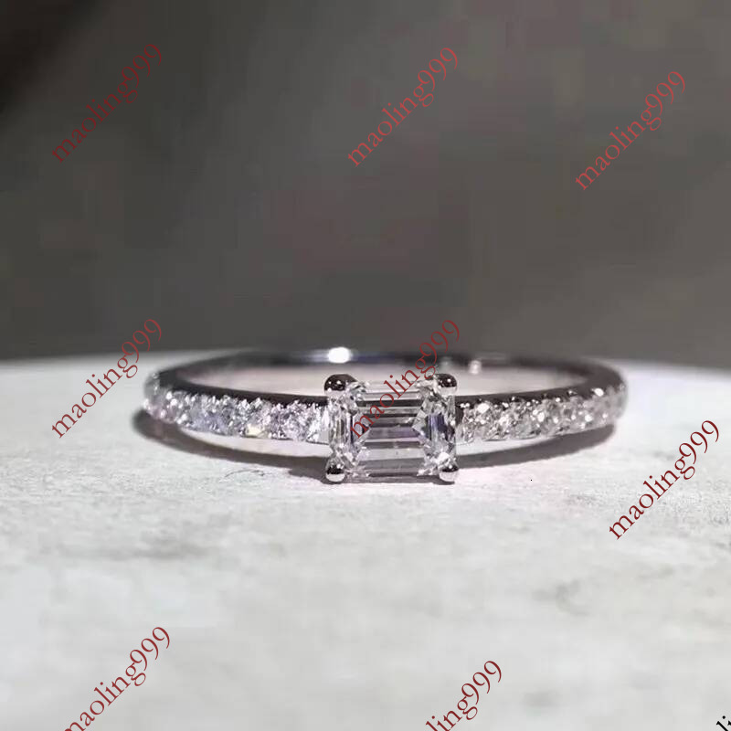 Simple Fashion Jewelry Sweet Cute Ladies Party Elegant Wedding Rings Sterling Silver Emerald Cut Lab Moissanite Diamond Eternity Engagement Band Rin