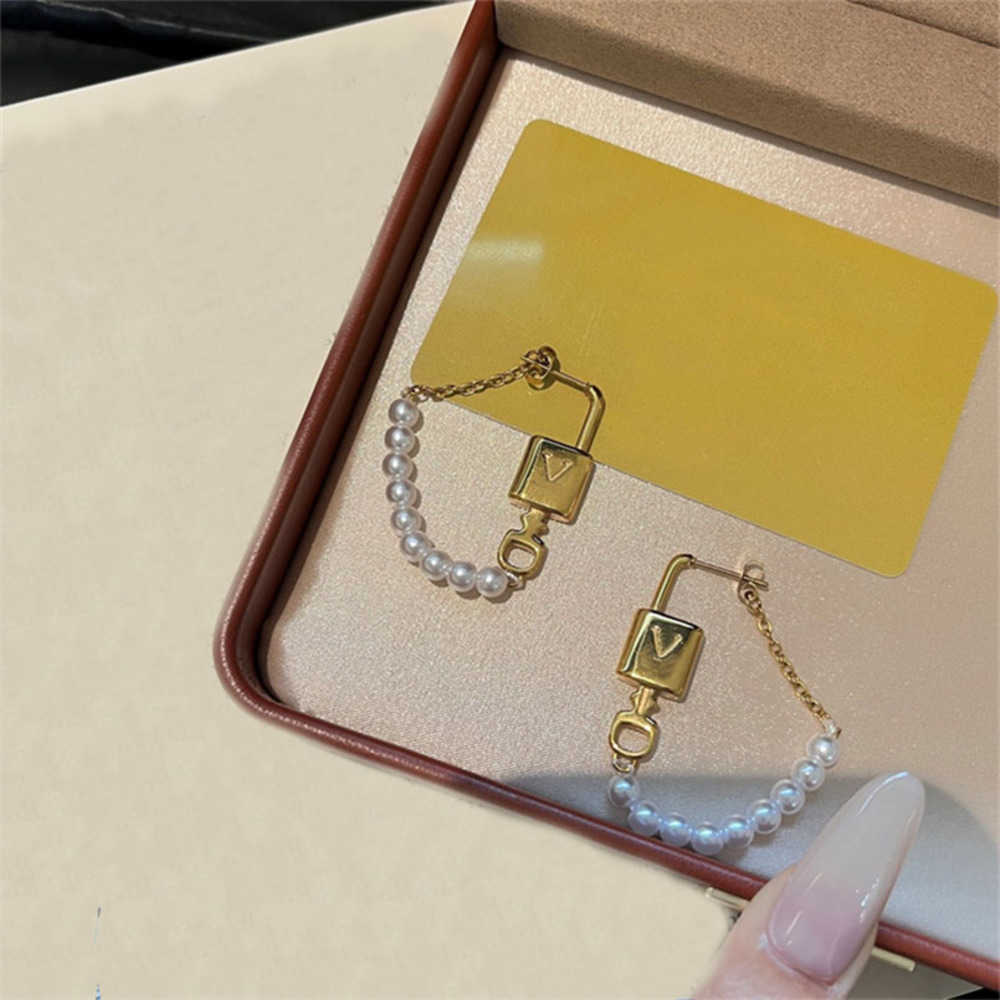 Designer Elegant Women Pearl Dangle Earrings Gold u0026 Pearl Pendant Ear Studs Good Quality