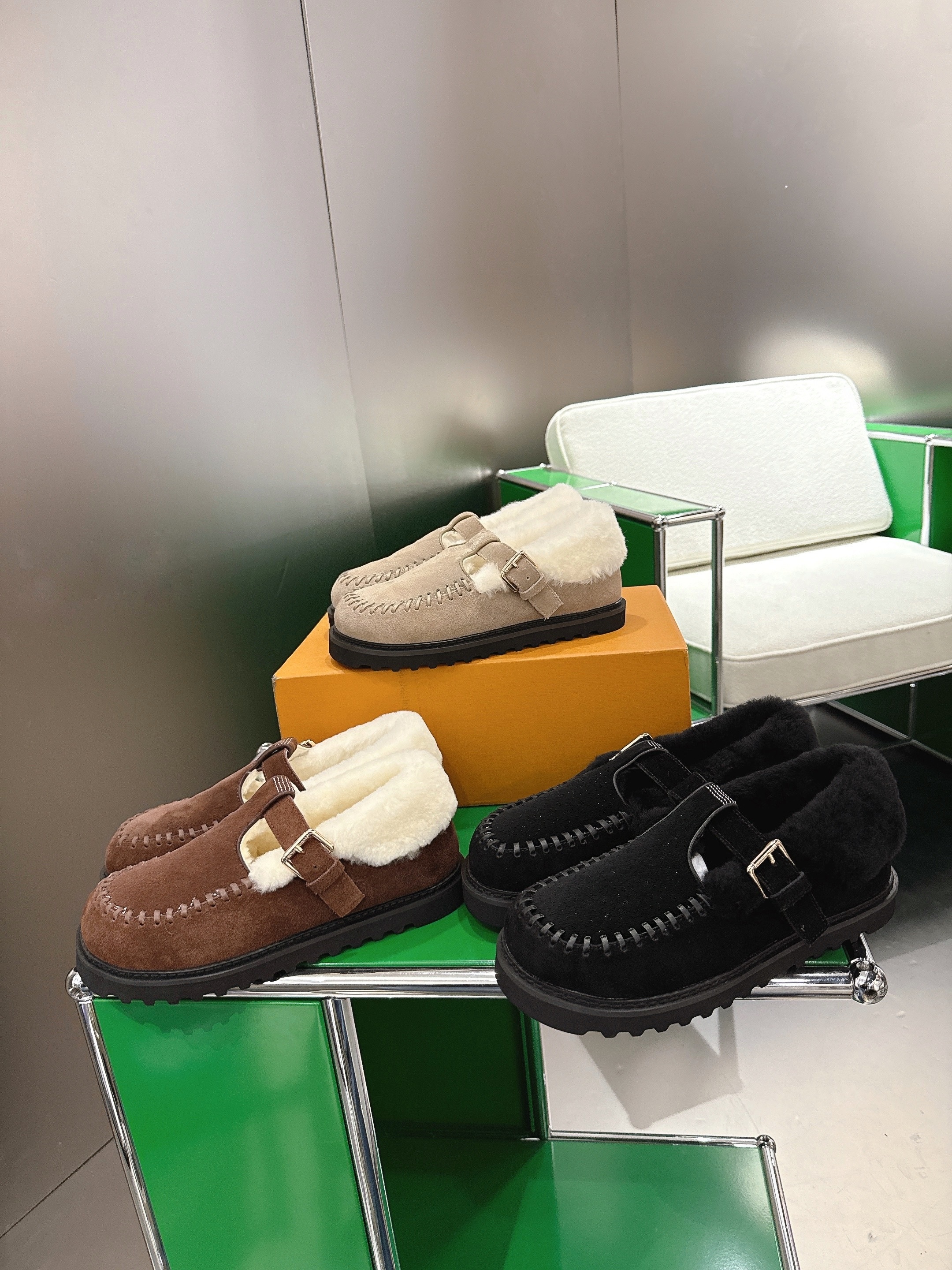 10A High-Quality Top Designer Retro Embroidered Plush Shoes, Autumn and Winter Lazy Snow Boots, Warm Short Boots, Casual Outdoor Shoes, with Shoe Bo