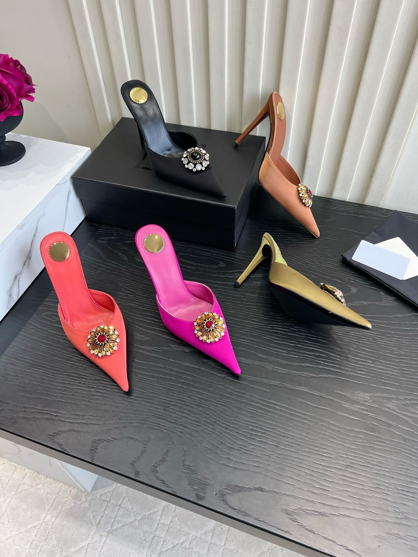 10A high-quality top designer women's high-heeled slides and mule sandals, silk satin, genuine leather soles, vintage luxury evening shoes, com