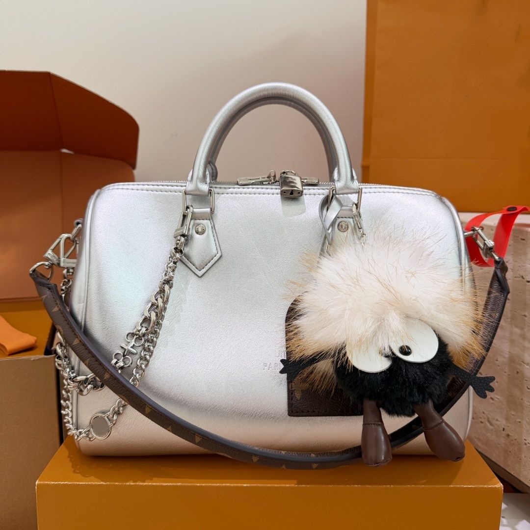 Designer Silver Pillow Bag Cowhide Leather Handbag Women Shoulder Bag Crossbody Bag Luxury Daily Commute Bag Short-distance Travel Bag Purse 30CM