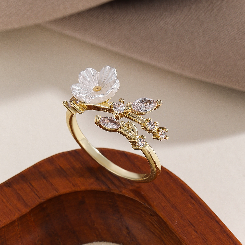 Fashion Rings for Women Korean Version Inlaid Zircon Flower Ring for Women Copper Plated with Real Gold Fashion Simple High-End Designer Jewelry