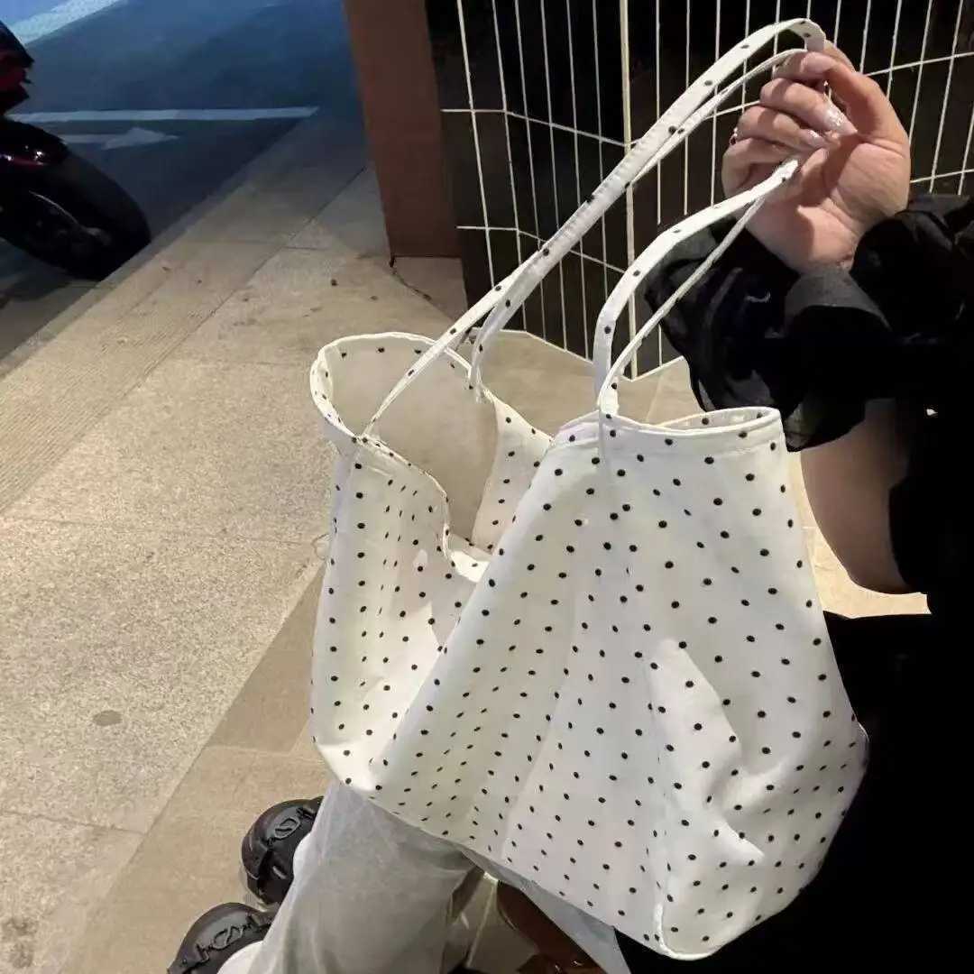 Evening Bags Large Capacity Canvas Bag with Polka Dot New Korean Style Tote Single Shoulder Versatile for Students and Commuting H261016