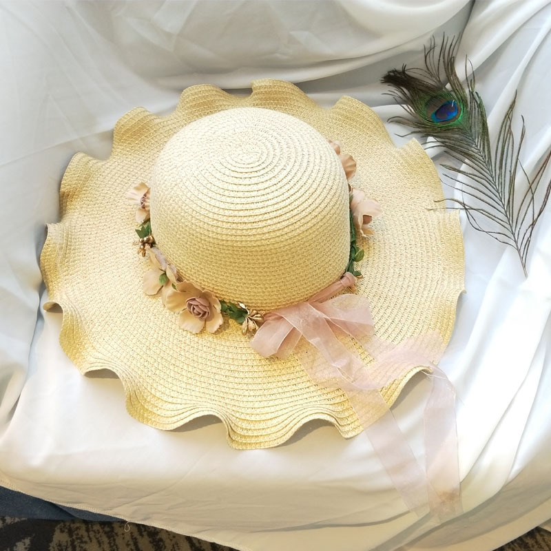 Women's summer Koreanstyle floral beach hat widebrimmed for sun protection casual and versatile sunshade hat