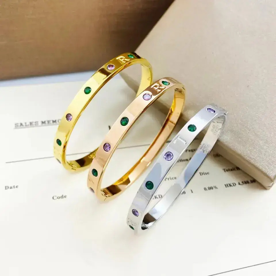 Solid Hard Bangles Luxurys Designer Bracelet Cuff Bangle Classic Designers Bracelet For Women Fashions Jewelry Charm Jewelrys women Accessories Tren