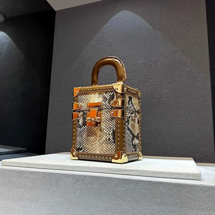 Evening Bags Designer 2023 New High-quality Leather Square Box Bag Fashion Hand Crossbody Bag for Women Hot Sale H261016