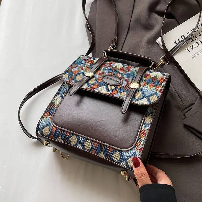 Backpack Designer Women 2026 New Tide Diamond Pattern Backpack outdoor Fashion Retro Crossbody Bag Female Netred Explosion Shoulder Handbag Sports