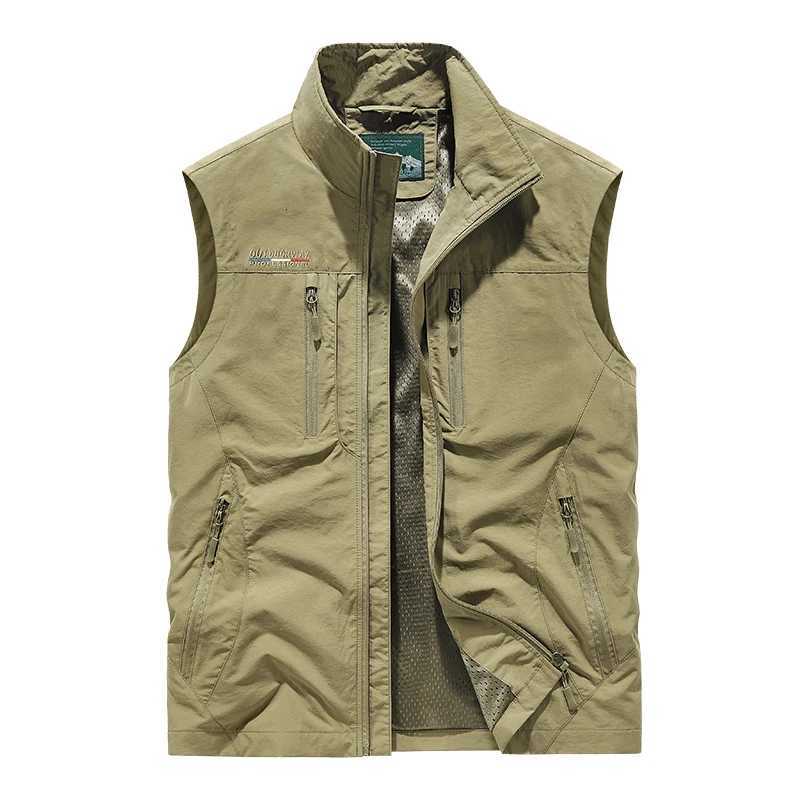yelek 2025 Personalized Men's Vests red Multi Pockets nylon Cargoes Fisherman vest fishing Journalist Photography Camping Waistcoat vestW261017