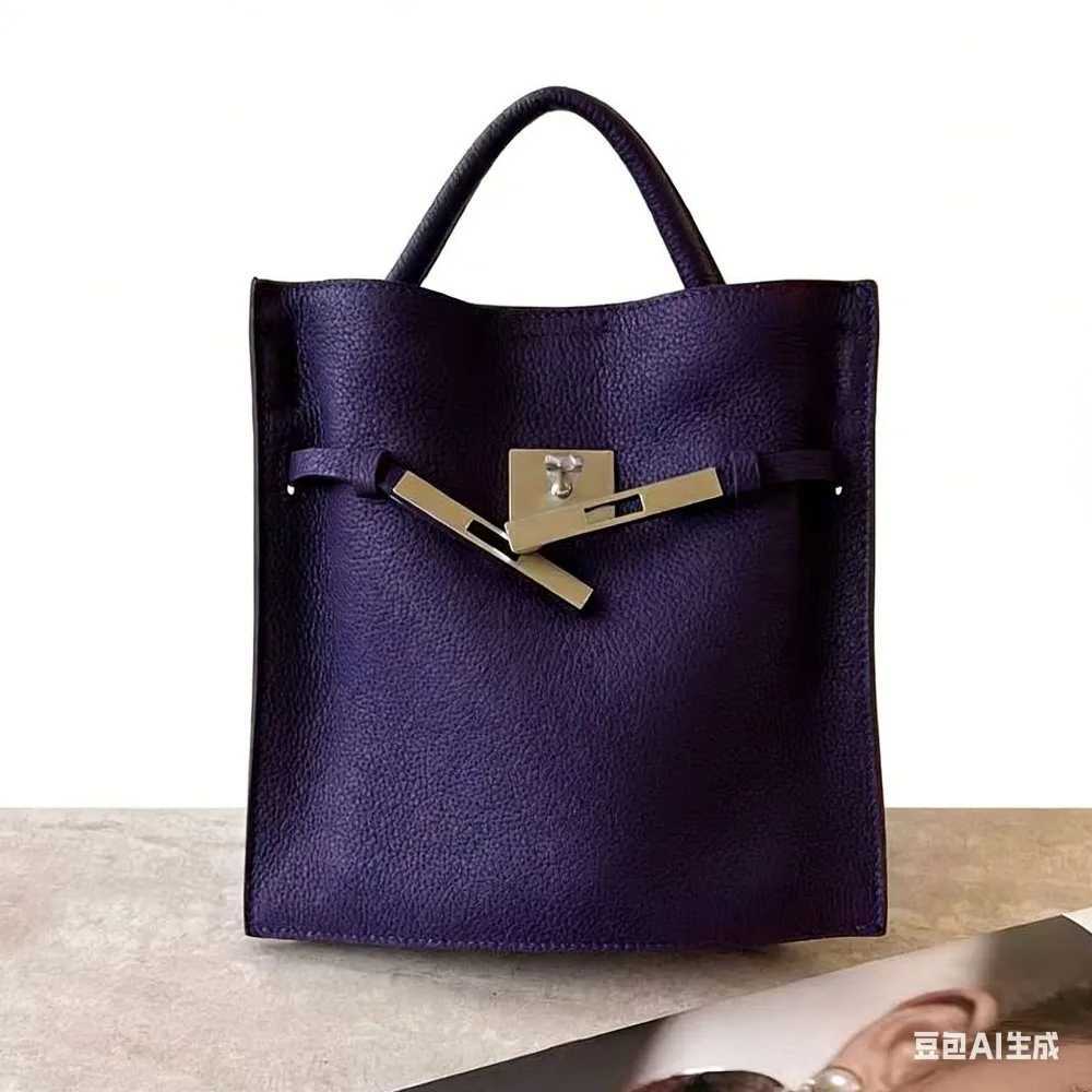 Evening Bags 2026 New First-layer Cowhide Bucket Women's Versatile Niche Medieval Exquisite Hand Carry Messenger Tote Bag Casual Fashion H26101