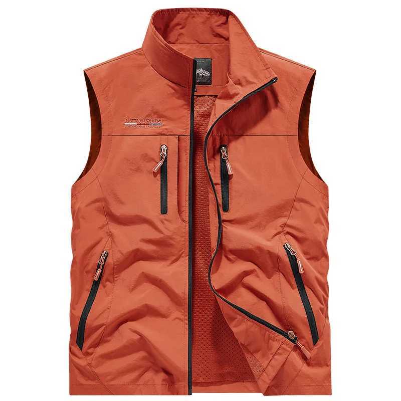Summer New Men's Men Vests Outdoor Mesh Thin Waistcoats Climbing Sleeveless Jackets Cargo Vests Good Quality Male Sportswear Casual Vests 5XW26