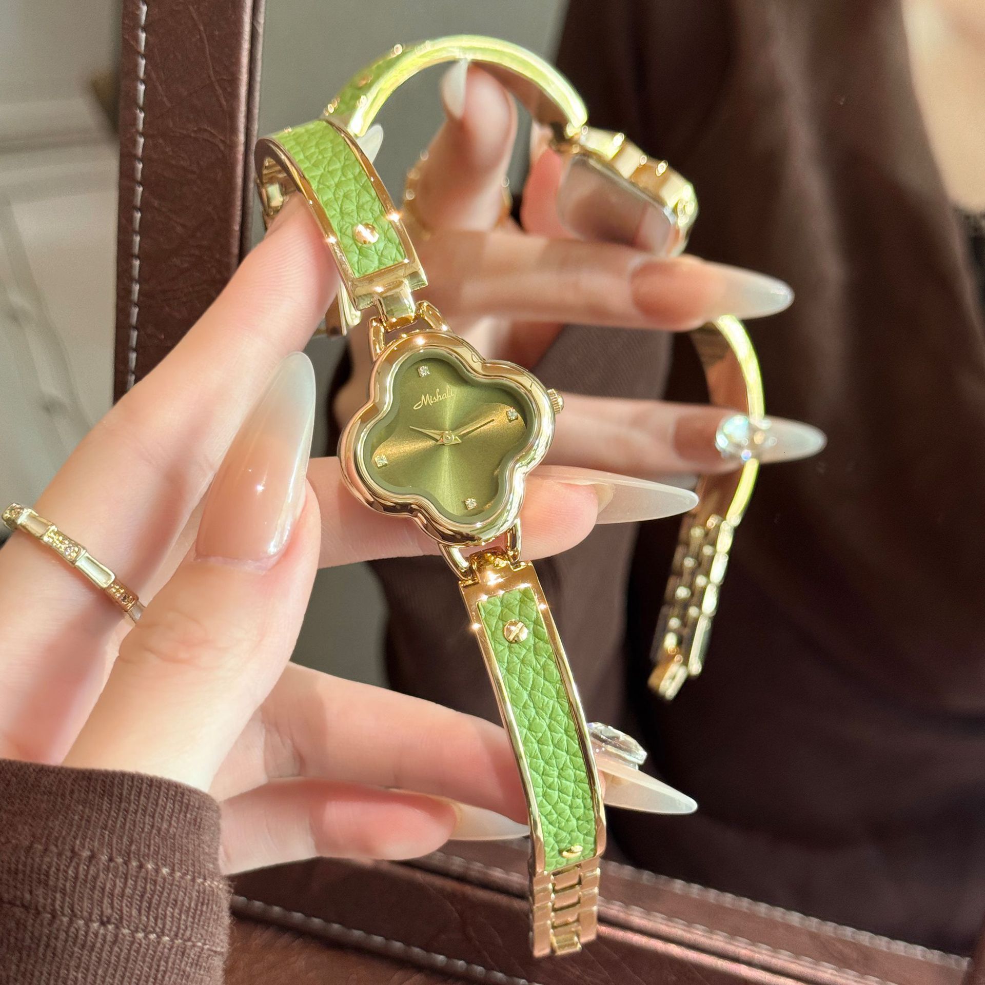 Designer exquisite ladies' watch Milisa's new retro luxurious four-leaf clover design women's watch stylish exquisite bracelet watch