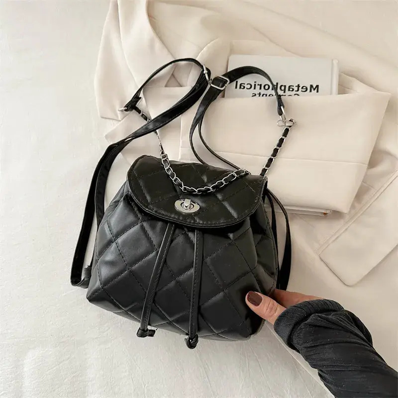 Backpack Backpack 2026 New Womens Travel Portable Commuter Fashion Bag outdoor College Style Large Capacity Student Schoolbag Sports