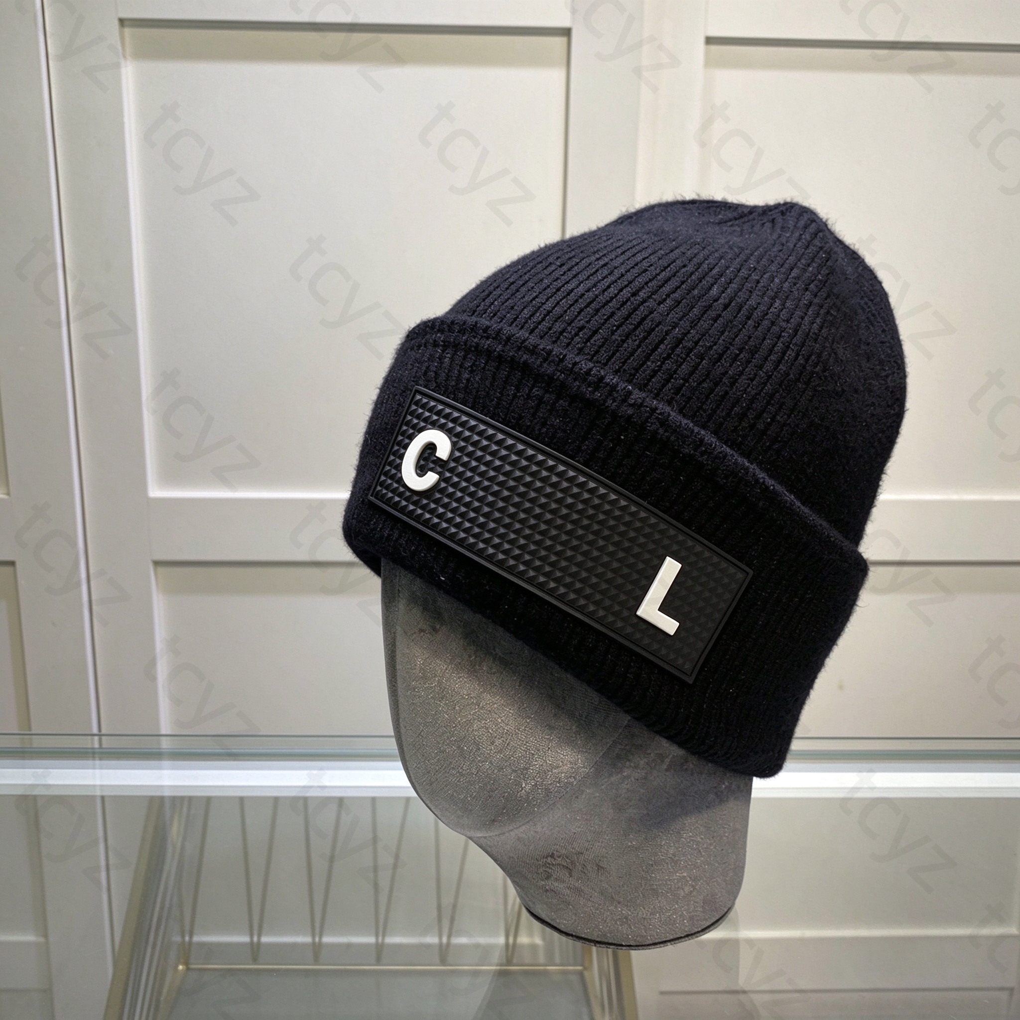 Winter Knit Designer Beanie Hat Unisex Warm Skull Cap for Men and Women Casual Outdoor Fashion Stylish Soft Knit Winter Hat designer beanie