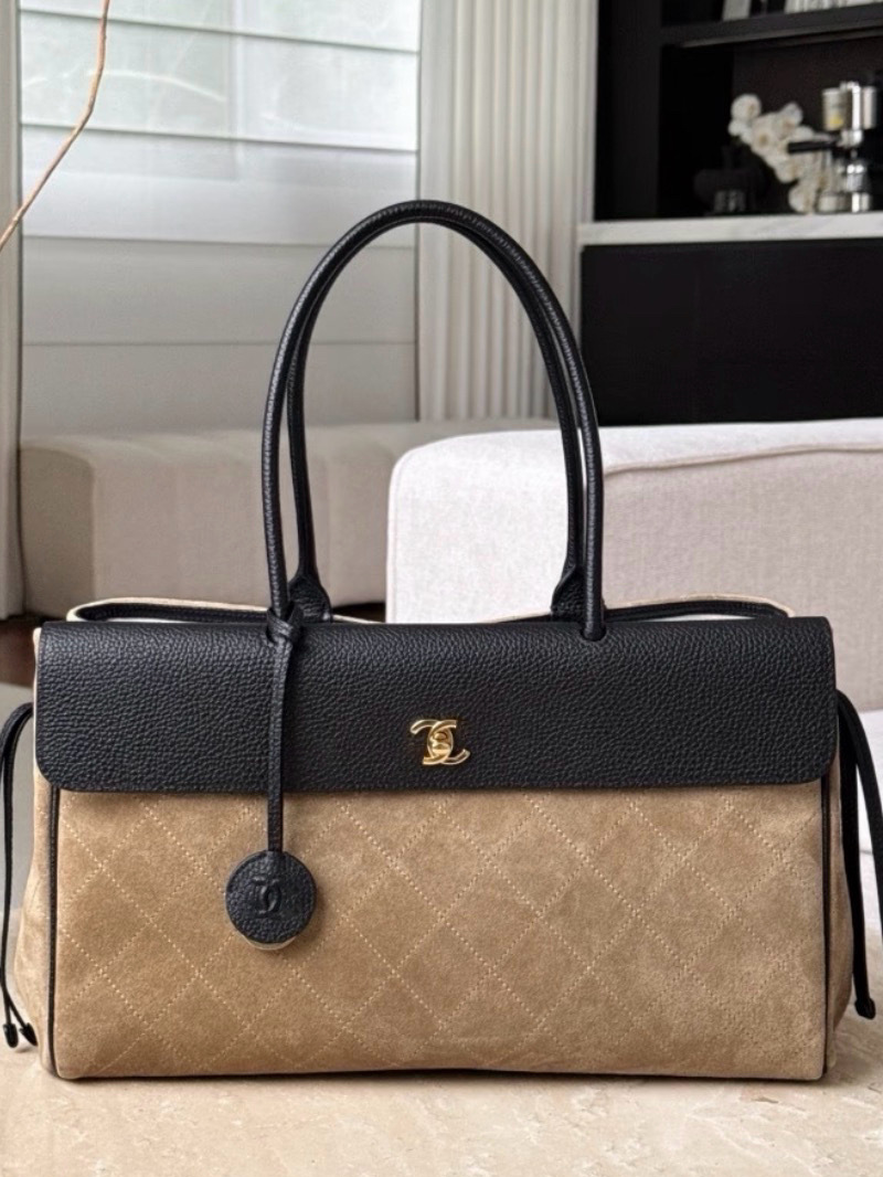 TOP Mirror Suede Designer Bags 26S Baguette shoulder bag 2026 Trends luxury flap evening bag Retro handbag Large Capacity Travel shopping Fashion Ma
